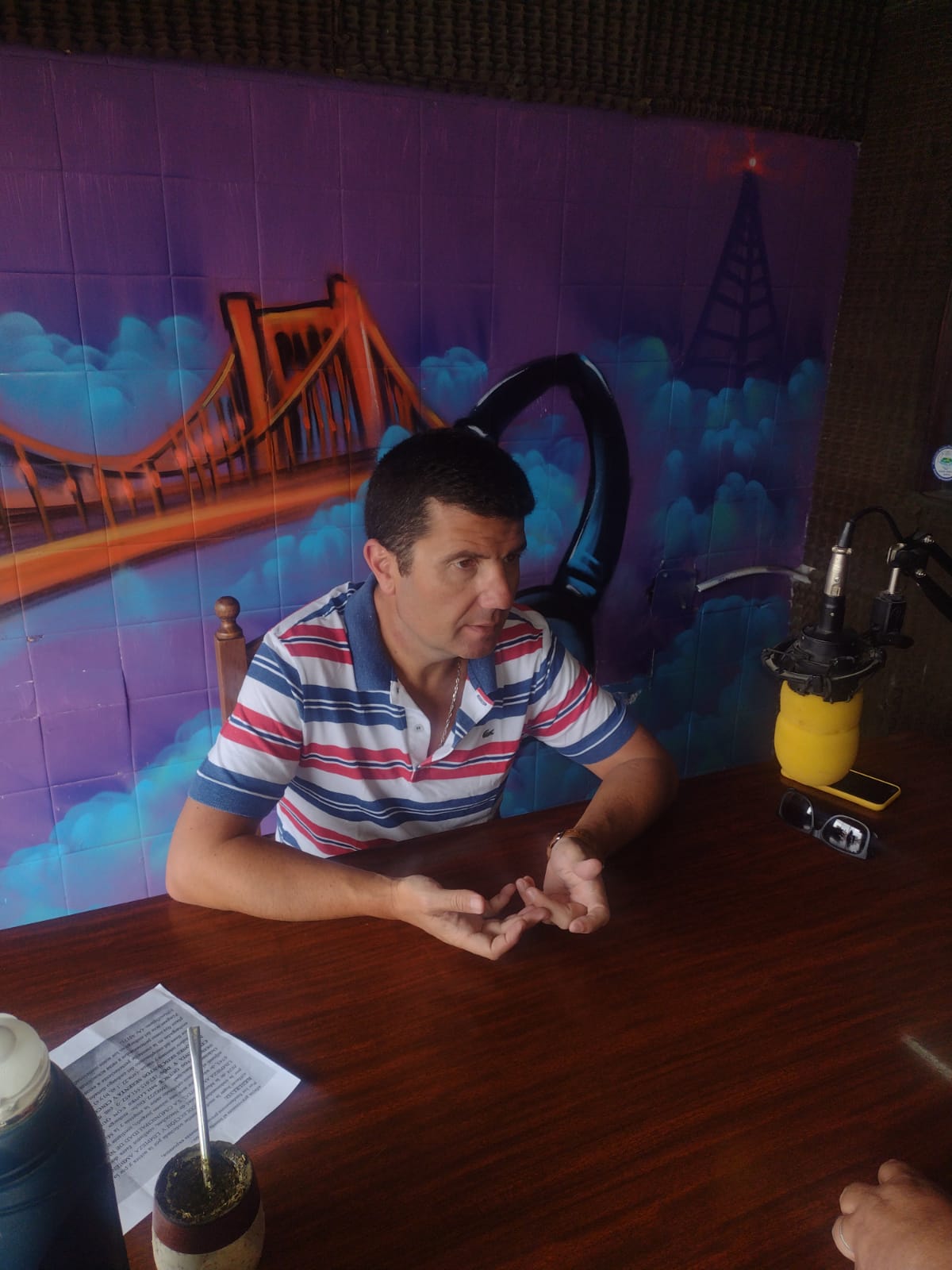 HERNAN TRIGO; “ME JUNTO CON 10 PERSONAS Y SON 9 LAMENTOS”