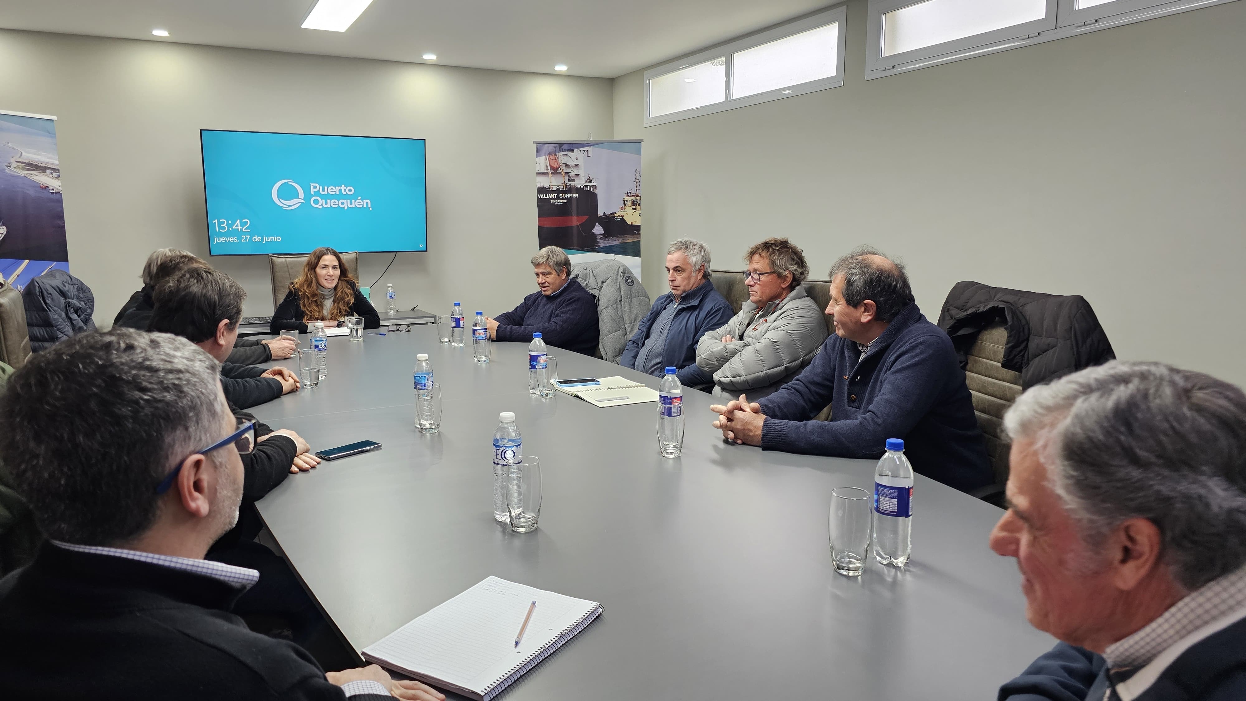 Reunión con productores primarios en el Consorcio de Gestión de Puerto Quequén