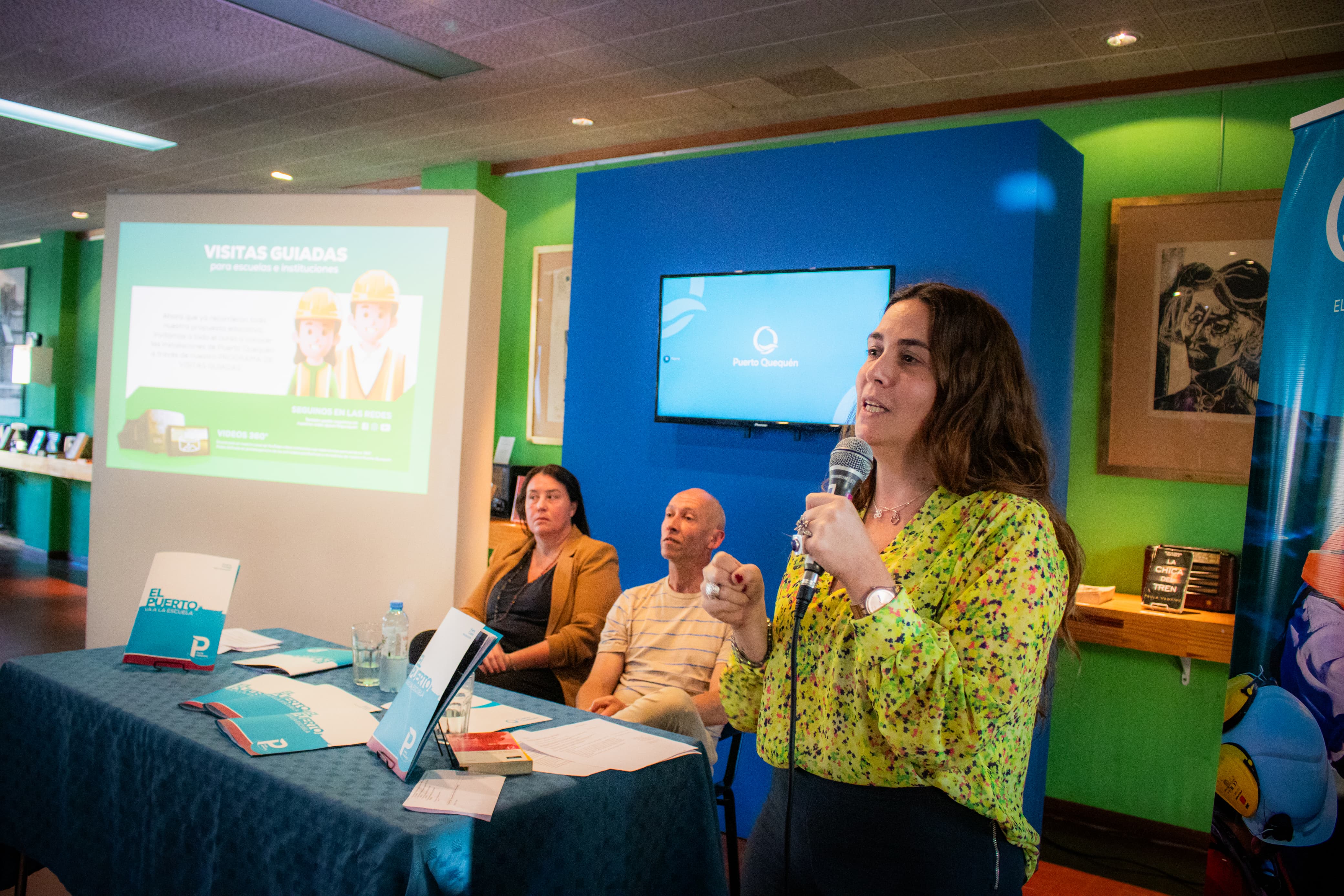 Puerto Quequén presento su material educativo El Puerto va a la escuela