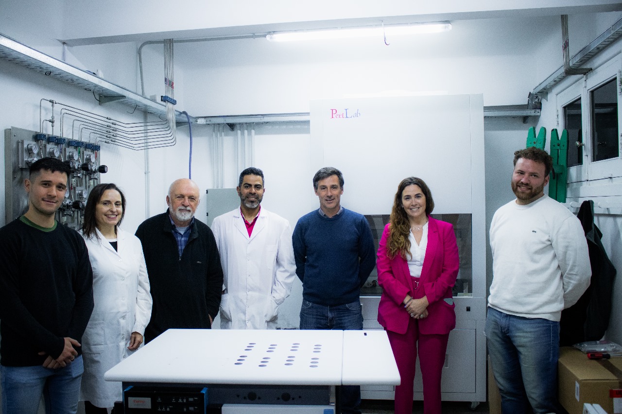 La presidenta del Consorcio de Gestión del Puerto de Quequén, Lic. Jimena López, recorrió las instalaciones del Laboratorio de Ecología Evolutiva Humana