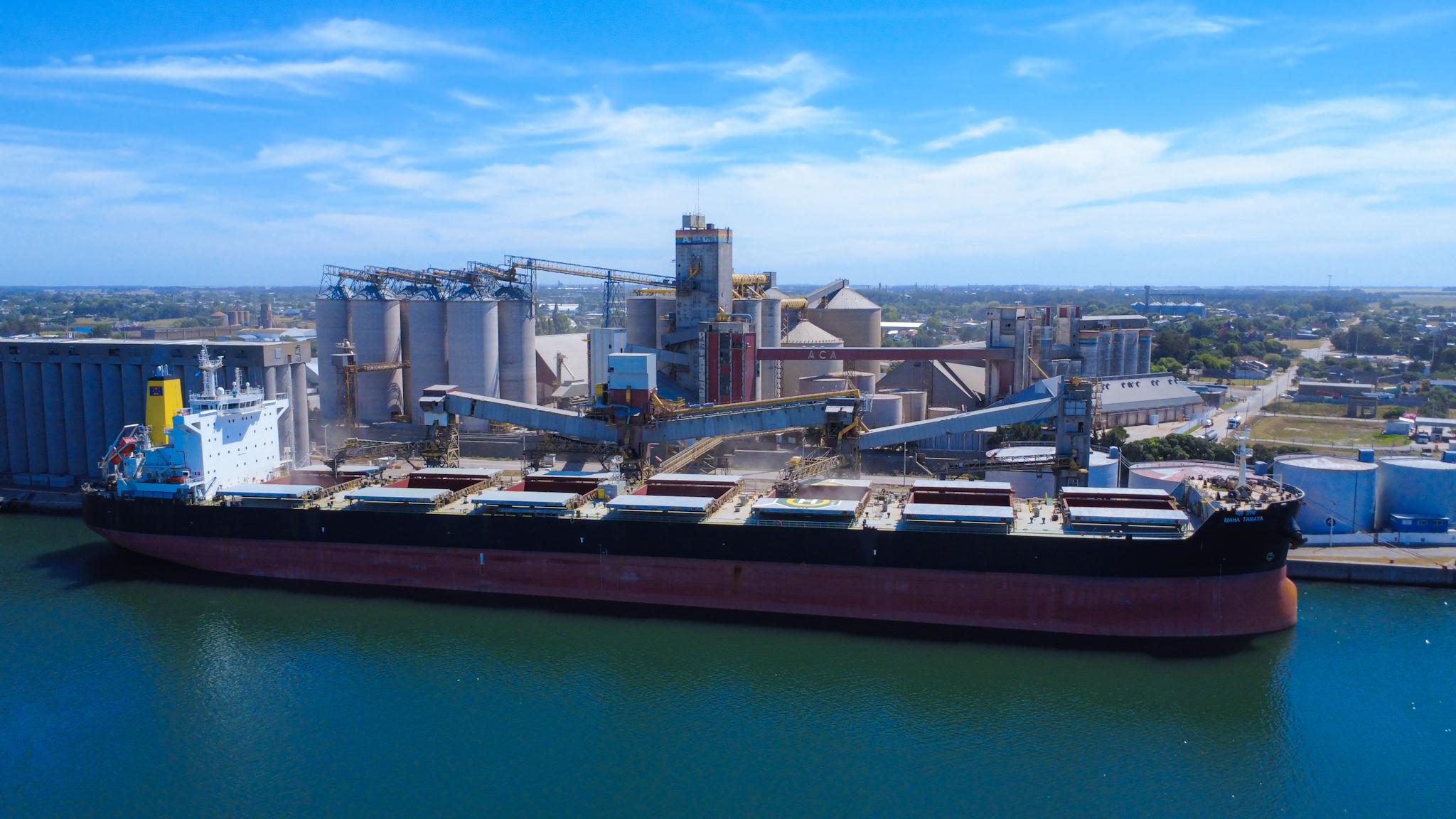 Puerto Quequén vuelve a recibir un buque de 235 metros de eslora