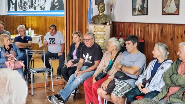 REUNION CON ADULTOS MAYORES