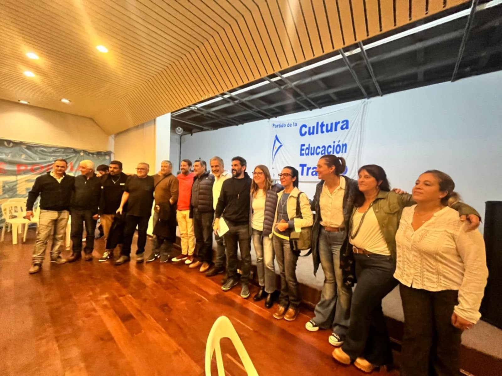 CHARLA/DEBATE DEL AXELISMO EN EL PARTIDO CET