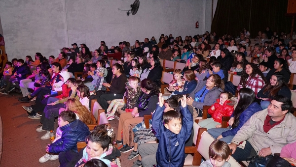 Sierra resaltó los éxitos de la “sala inmersiva” con cupos agotados y el teatro para las infancias a sala llena