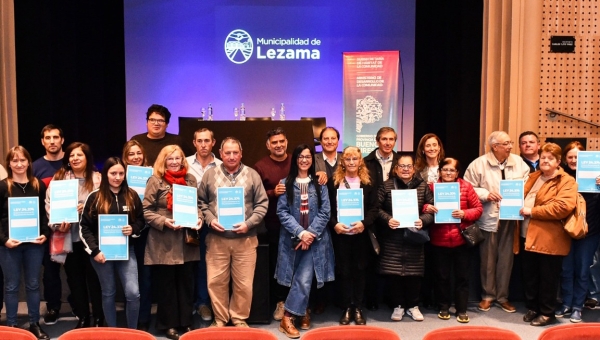 Entrega de Escrituras  en General Guido y Lezama.