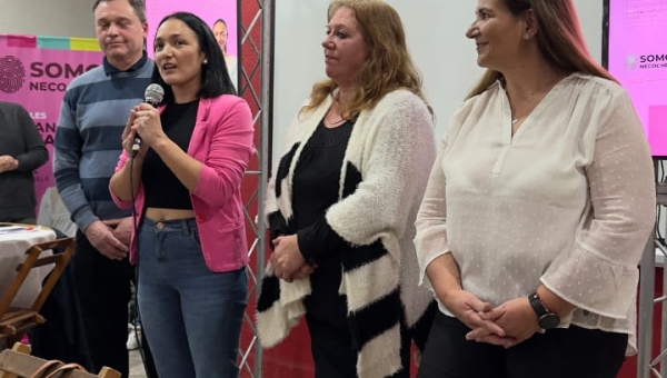 SOMOS NECOCHEA PRESENTÓ SU LISTA EN UN COMITÉ COLMADO DE VECINOS