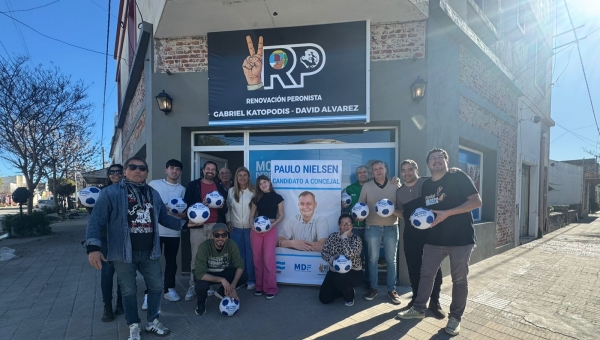 Paulo Nielsen, en campaña: “Lo más llamativo es que hay gente que en Quequén nos pregunta cuándo son las elecciones porque está pasando la máquina”