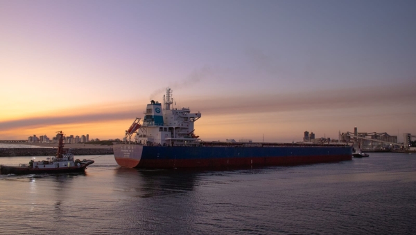 Hecho histórico: Ingresó a Puerto Quequén el buque que concretara el primer embarque  de trigo con destino a China