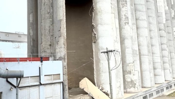 Terminal Quequén: cedió parcialmente la estructura de un silo de casi 100 años. Sólo hubo daños materiales