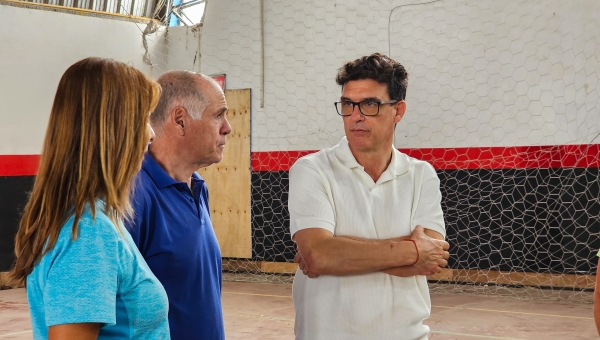 El Consorcio de Puerto Quequén colabora con la puesta en valor del gimnasio del CEF Nº 76 de Quequén