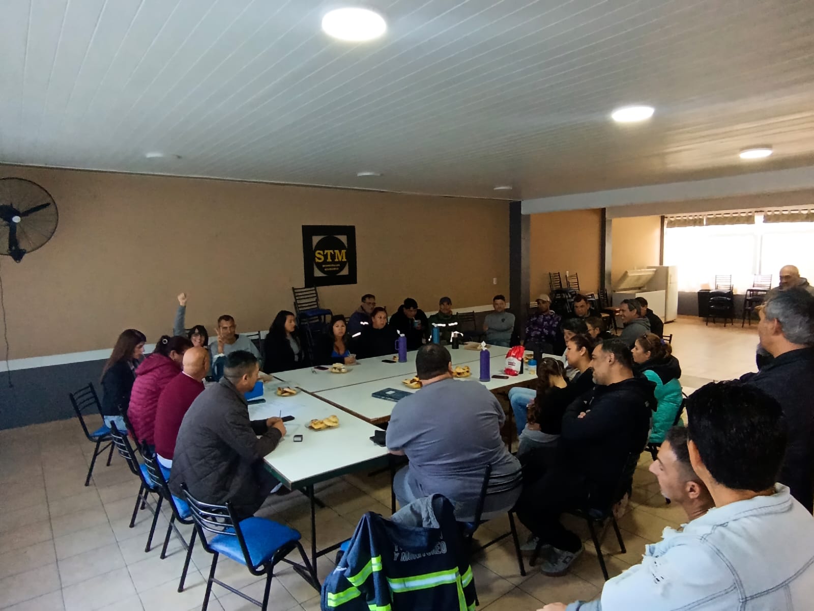 𝗥𝗘𝗨𝗡𝗜𝗢́𝗡 𝗗𝗘 𝗖𝗢𝗠𝗜𝗦𝗜𝗢́𝗡 𝗗𝗜𝗥𝗘𝗖𝗧𝗜𝗩𝗔 𝗬 𝗗𝗘𝗟𝗘𝗚𝗔𝗗𝗢𝗦