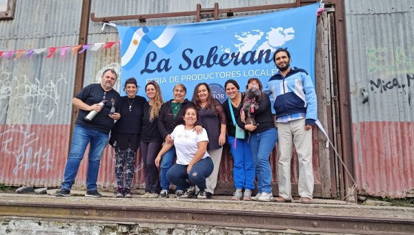 Producción local y encuentro solidario: La Soberana convocó en Fernández