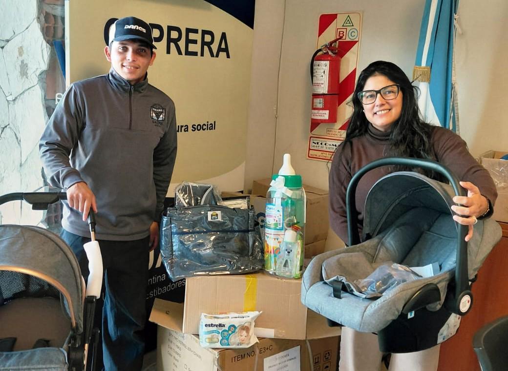 UATRE amplía beneficios para afiliados con la entrega de kits maternales